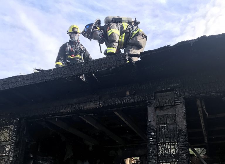 Powell River family escapes destructive fire