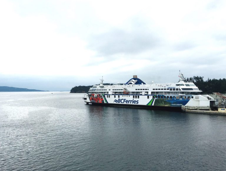 Facemasks now required on longer BC Ferries routes