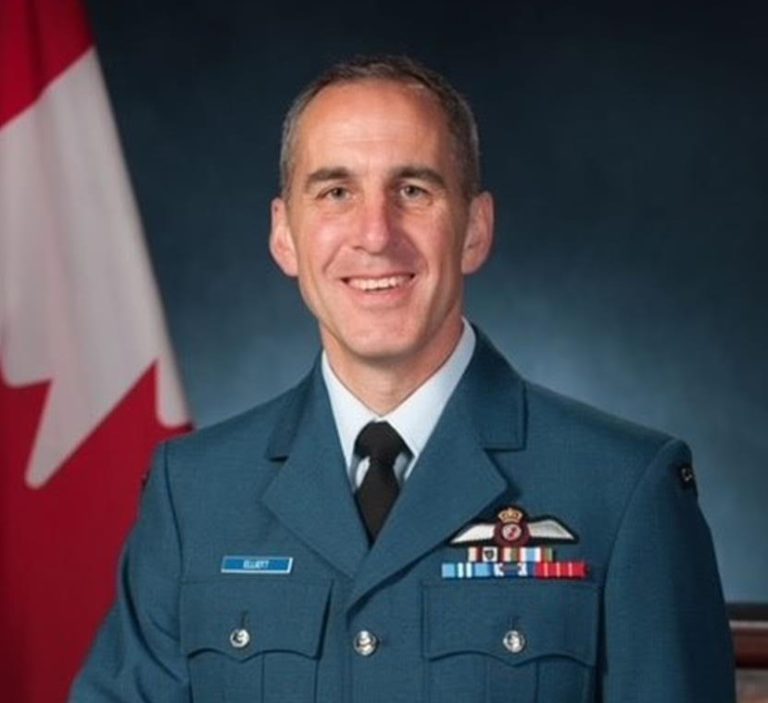 Col. Bryn Elliott takes over as wing commander at 19 Wing Comox