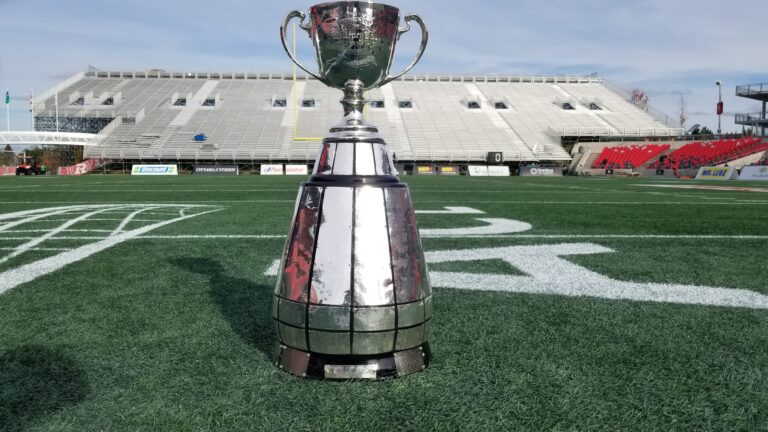 Vancouver welcomes Grey Cup to town with help from 19 Wing Comox